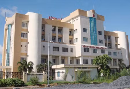 Bệnh viện Tây Đô từng được đầu tư trên 300 tỷ đồng hiện đang trong tình trạng “đắp chiếu”.