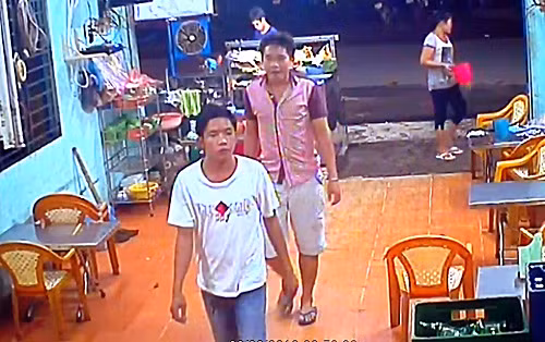Hình ảnh 2 đối tượng được camera ghi hình lại.
