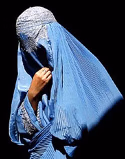 Najwa Ghanem những tưởng sẽ có một cuộc sống xa hoa phú quý khi lấy Osama Bin Laden nhưng cuộc hôn nhân này hóa ra là những chuỗi ngày dài trốn chạy, vật lộn giữa những vùng sa mạc khắc nghiệt của Afghanistan, nơi bin Laden gây dựng nên "đế chế khủng bố".