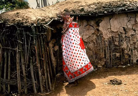 Cô dâu người Masai về nhà chồng.