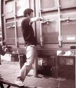 Thủ đoạn của các băng nhóm trộm cắp container ngày càng tinh vi, gây đau đầu cơ quan Công an.