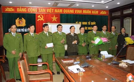Hải Phòng: Thưởng nóng chuyên án điều tra vụ trọng án tại quận Kiến An ảnh 1