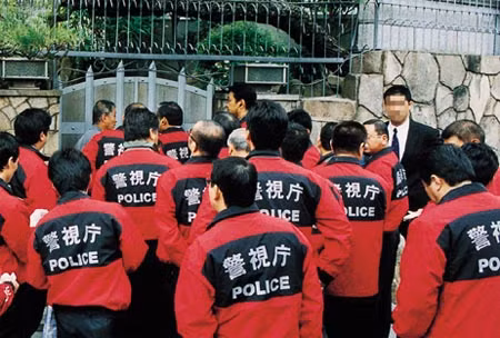 Cảnh sát vào cuộc vây bắt lãnh đạo Yamaguchi-gumi, Takayama.