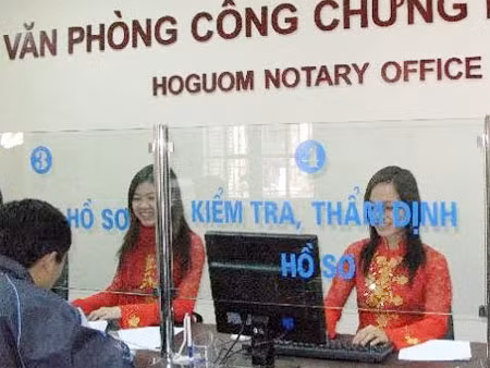 Theo dự luật, nữ công chứng có thể làm việc đến 65 tuổi mới nghỉ hưu.