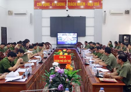 Các đại biểu tham dự hội nghị.