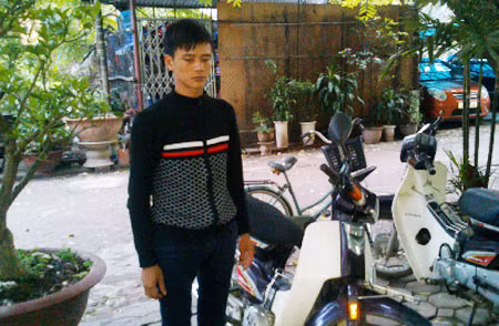 Đối tượng ném chất bẩn bị bắt giữ.