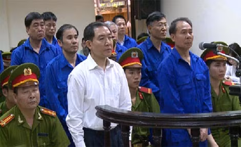 Hai bị cáo cầm đầu Dương Chí Dũng và Mai Văn Phúc (trên cùng hàng đầu) bị tuyên y án tử hình.