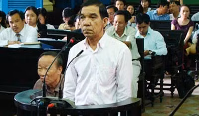 Ông Huỳnh Ngọc Sĩ tại phiên tòa.