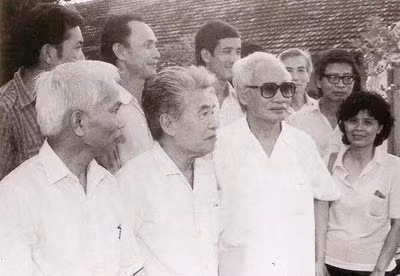 Thủ tướng Phạm Văn Đồng cùng GS Tạ Quang Bửu đến thăm Viện Toán học năm 1986.