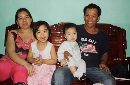 Gia đình nhỏ ấm áp của anh Phan Phước Nhung.