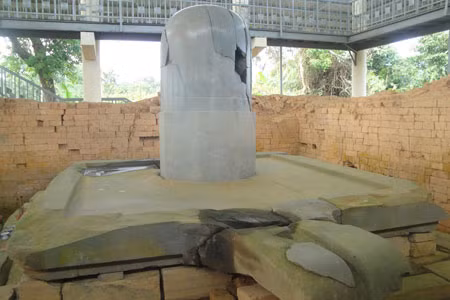Tượng Linga và Yony.