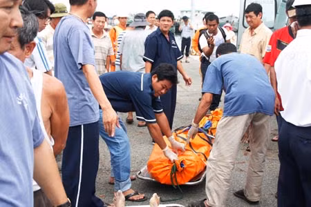 Cần khắc phục những bất cập trong công tác cứu hộ, cứu nạn để không tái diễn những tai nạn như vụ chìm canô tại huyện Cần Giờ làm 9 người thiệt mạng tối 2/8.