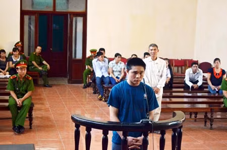 Bùi Văn Lâm tại phiên toà.