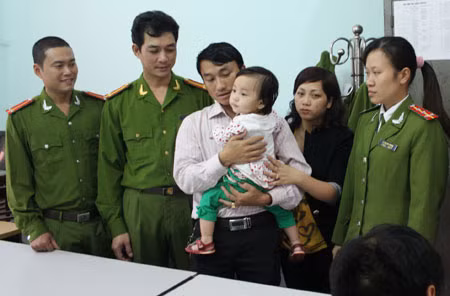 Lực lượng Công an đã nhanh chóng vào cuộc truy đuổi và giải cứu kịp thời khi đối tượng nghi vấn đã đưa nạn nhân đến gần sát biên giới.