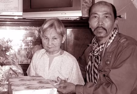 Một số hình ảnh trao quà của nghệ sĩ Quang Đạt tại Nghệ An.