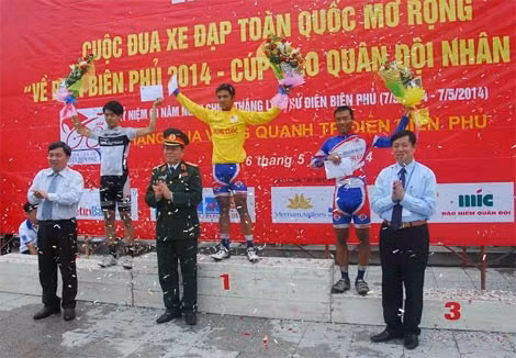 Kết thúc Cuộc đua xe đạp "Về Điện Biên Phủ”: Các tay đua miền Nam giành các thứ hạng cao nhất ảnh 1