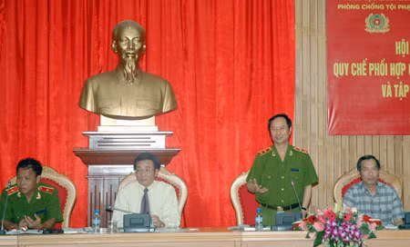 Trung tướng Phạm Quý Ngọ, Ủy viên TW Đảng, Thứ trưởng Bộ Công an phát biểu tại Hội nghị.