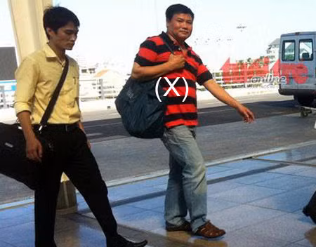 Di lý Trương Duy Nhất (X) ra Hà Nội. Ảnh: ST.