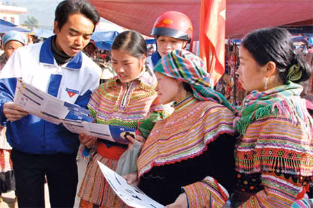 Tuyên truyền chủ trương của Đảng, chính sách pháp luật của Nhà nước cho đồng bào vùng cao.