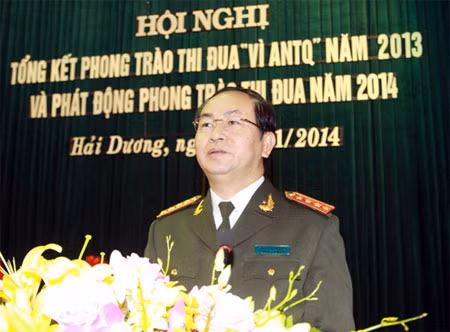 Đại tướng Trần Đại Quang, Ủy viên Bộ Chính trị, Bộ trưởng Bộ Công an chỉ đạo tại Hội nghị Tổng kết công tác ANTT Công an tỉnh Hải Dương.