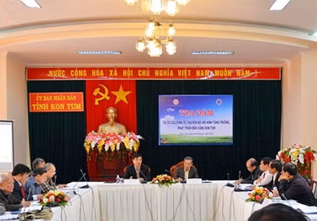 Quang cảnh buổi tọa đàm.