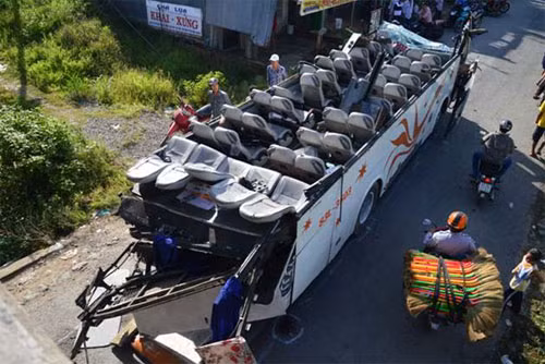 Phần thân xe còn lại sau vụ tai nạn hy hữu. Ảnh N.H
