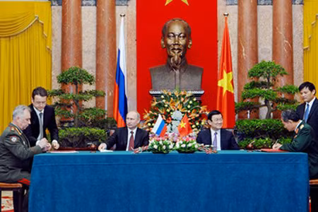 Lễ ký kết hợp tác quốc phòng giữa Việt Nam và LB Nga. Ảnh: Chinhphu.vn