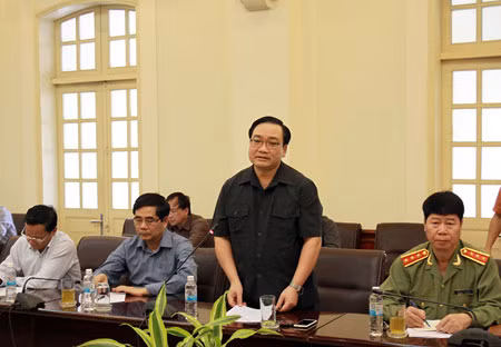 Phó Thủ tướng Hoàng Trung Hải phát biểu chỉ đạo tại cuộc họp. Ảnh: Trần Xuân
