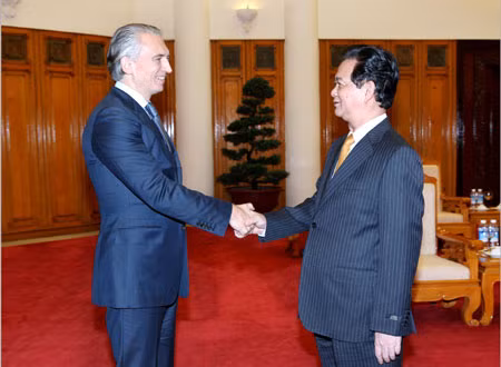 Thủ tướng Nguyễn Tấn Dũng tiếp ông Alexander V.Dyukov, Tổng Giám đốc Công ty Dầu khí Gazprom Neft (Liên bang Nga). Ảnh: TTXVN