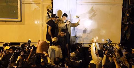 Người biểu tình tiếp tục vây kín khu vực quanh các tòa nhà chính phủ Pakistan đòi Thủ tướng Nawaz Sharif từ chức.