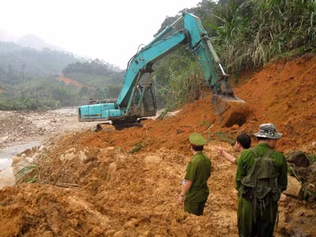 Quảng Nam tăng cường truy quét vàng “tặc” ảnh 1