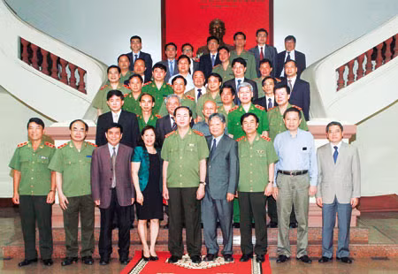 Bộ trưởng Bộ Công an Trần Đại Quang; Bộ trưởng Bộ Tư pháp Hà Hùng Cường với các đại biểu tham dự buổi gặp mặt. Ảnh: Hiếu Quỳnh.