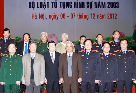 Chủ tịch nước Trương Tấn Sang với các đại biểu dự hội nghị. Ảnh: TTXVN.