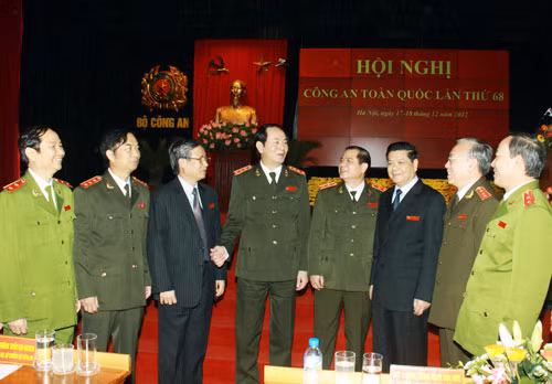 Thượng tướng Trần Đại Quang, Ủy viên Bộ Chính trị, Bí thư Đảng ủy CATW, Bộ trưởng Bộ Công an và các đại biểu dự Hội nghị. Ảnh: Công Gôn.