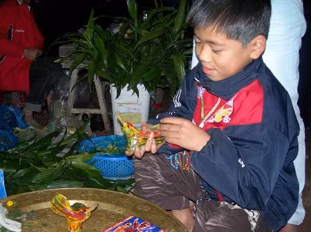 Tò he - sản vật dân gian ở Chợ Đình Bích La.