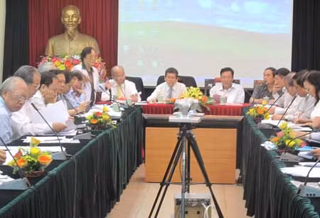 Các đại biểu tham dự tọa đàm.