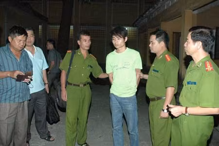 Lê Văn Luyện bị bắt và dẫn giải về Trại tạm giam Công an tỉnh Bắc Giang rạng sáng 1/9.