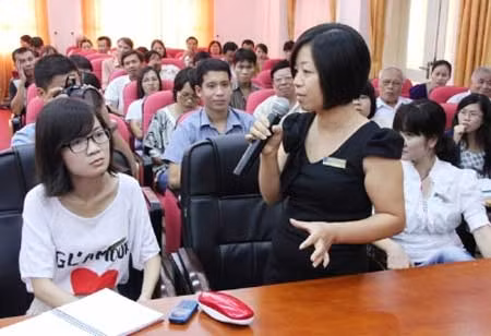 Thảo luận văn xuôi cởi mở tại Hội nghị viết văn trẻ lần thứ 8. Ảnh: Nguyễn Đình Toán