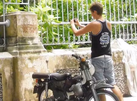 Tấm ảnh "Còn nỗi buồn nào hơn" mà chị Xuân Trang "chộp được".