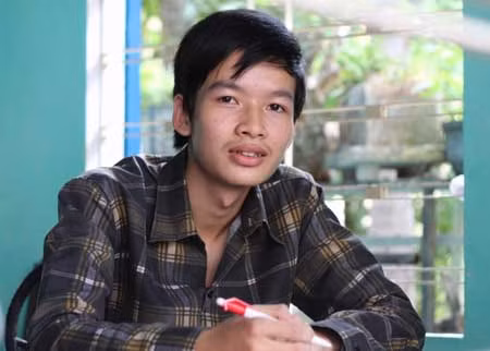 Nụ cười luôn nở trên môi tân thủ khoa Lê Phước Tuấn Tú.