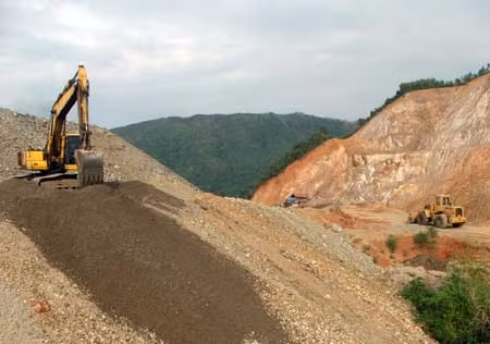 Một góc mỏ sắt Phong Hanh.