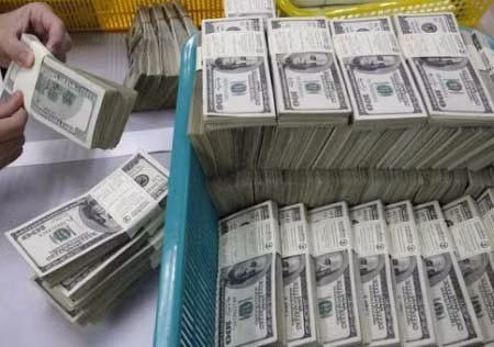 Để dẹp chợ USD tự do, cần một giải pháp lâu dài.