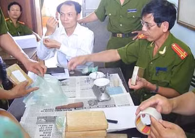 CQĐT họp bàn giám định một vụ án phức tạp.