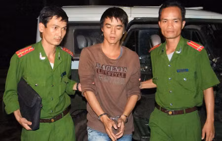 Cơ quan Công an dẫn giải Phạm Trường Pha.