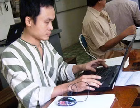 Lê Trung Hiếu tại Cơ quan điều tra.