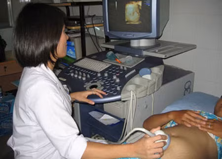 Kiểm tra định kỳ để phát hiện bất thường ở thai nhi nếu có.