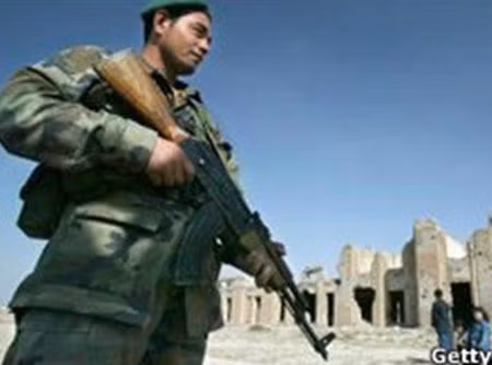 Phần lớn bảo tàng Kabul đã bị tàn phá. Phe Taliban đã phá nhiều tác phẩm nghệ thuật tiền hồi giáo của Afghanistan.