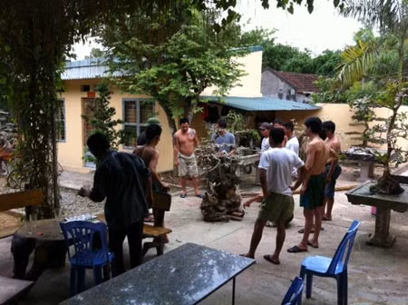 Các học viên trong cơ sở cai nghiện ở Lương Sơn, Hòa Bình.
