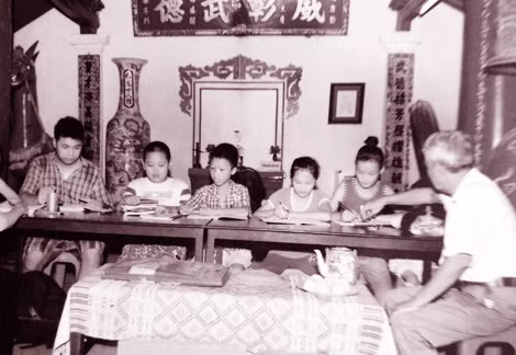 Lớp học ngày còn ở đình.