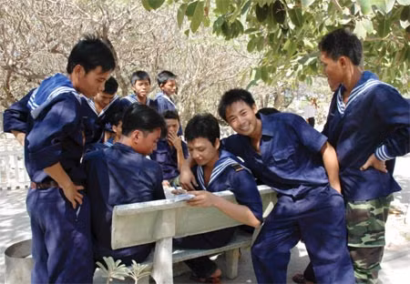 Ấm nắng Trường Sa ảnh 1